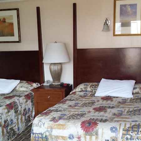 לייקוויו Executive Inn & Suites חדר תמונה