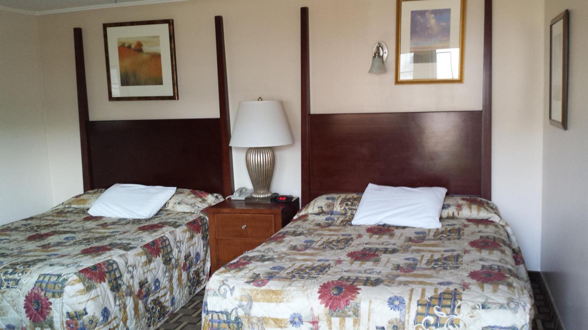לייקוויו Executive Inn & Suites חדר תמונה